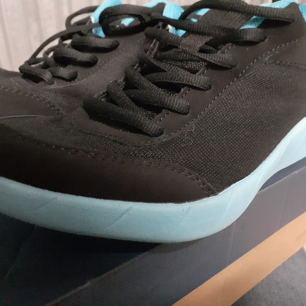 Donated G.H. Bass & Co walking shoes